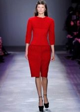 Красное вязаное платье