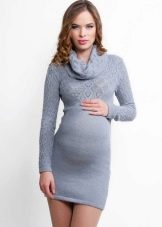 Теплое вязаное платье для беременных