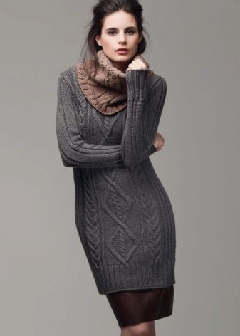 Платье-свитер вязаное с рукавами