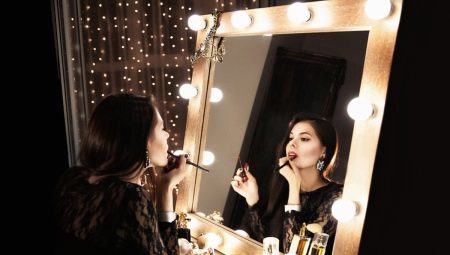 Зеркала для макияжа: виды и правила выбора