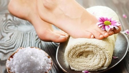 Солевые ванны для ног: польза и вред, советы по приготовлению и применению