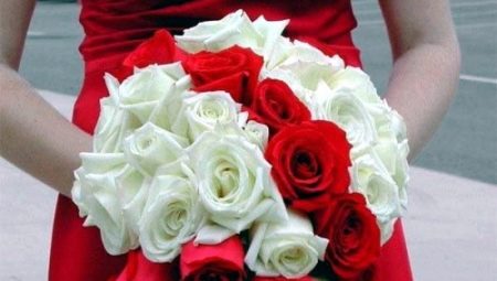 Красно-белый букет невесты