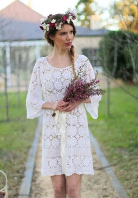 Короткое вязанное свадебное платье крючком