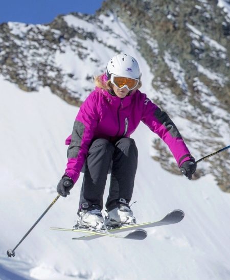 Горнолыжная куртка (74 фото): женские модели для катания на горных лыжах